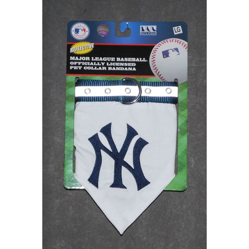NWT LG ** Yankees Reflective Dog Bandana Collar